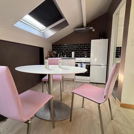 4 Personnes 3 Lits Wifi Parking Apartment