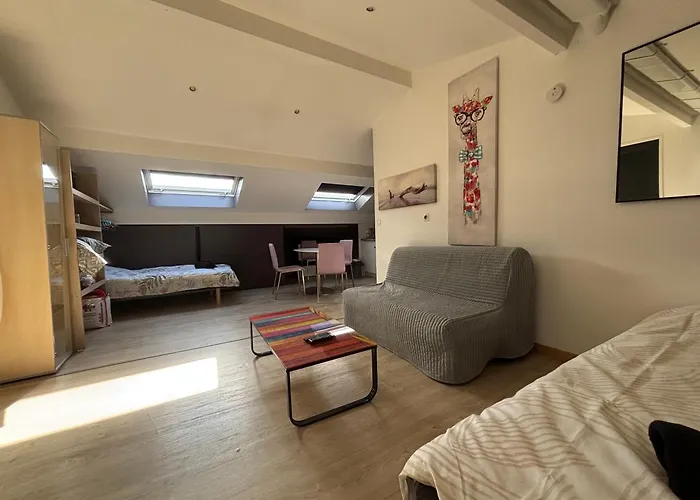 4 Personnes 3 Lits Wifi Parking Apartmán